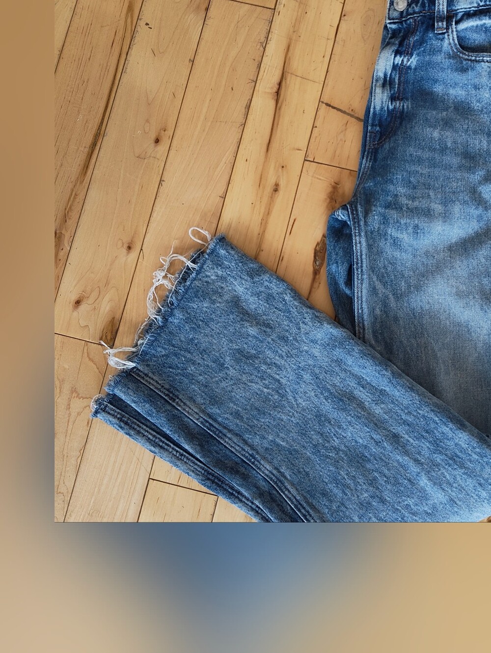 Guess Jeans - Picture 9 of 10